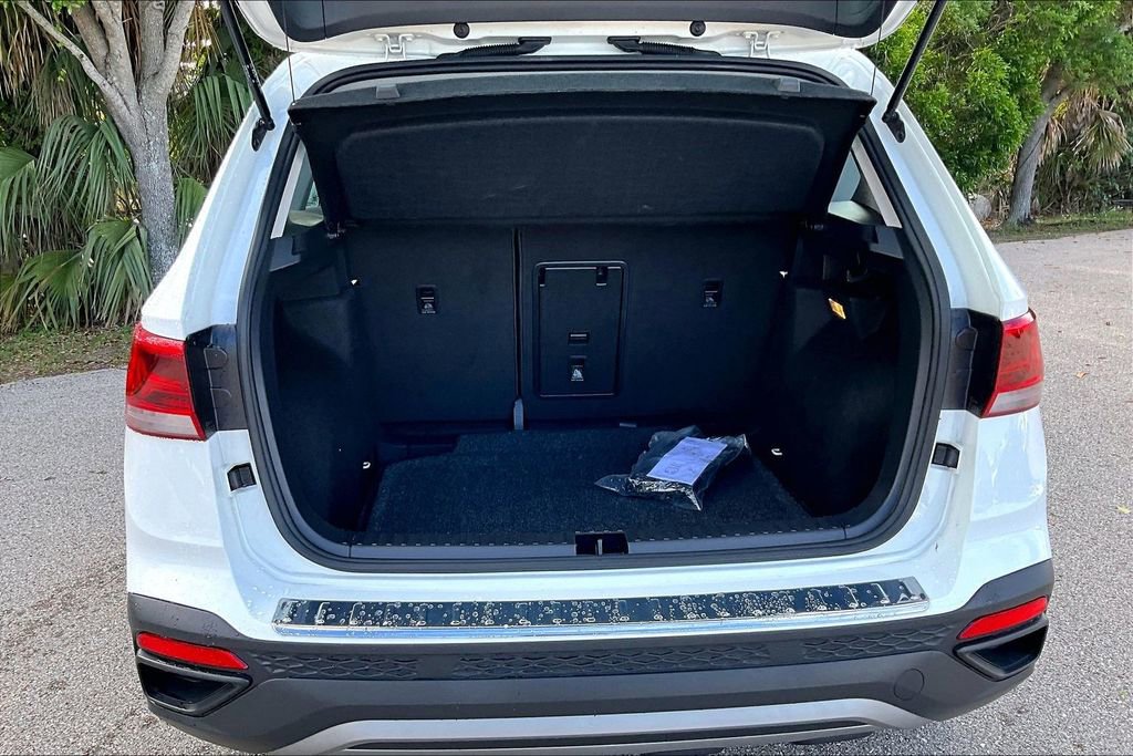 Certified 2023 Volkswagen Taos S image 15
