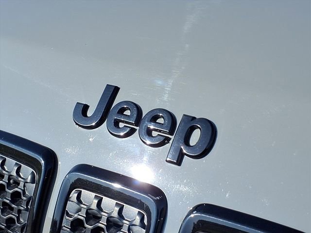 Used 2023 Jeep Cherokee Altitude Lux image 30