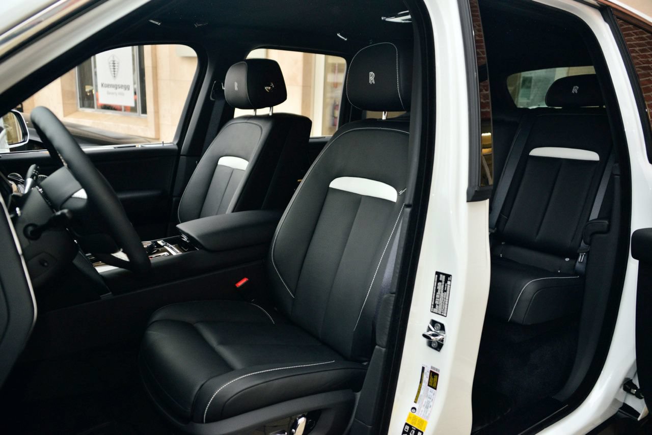 Certified 2023 Rolls-Royce Cullinan w/ Technology Package AWD/4WD image 24
