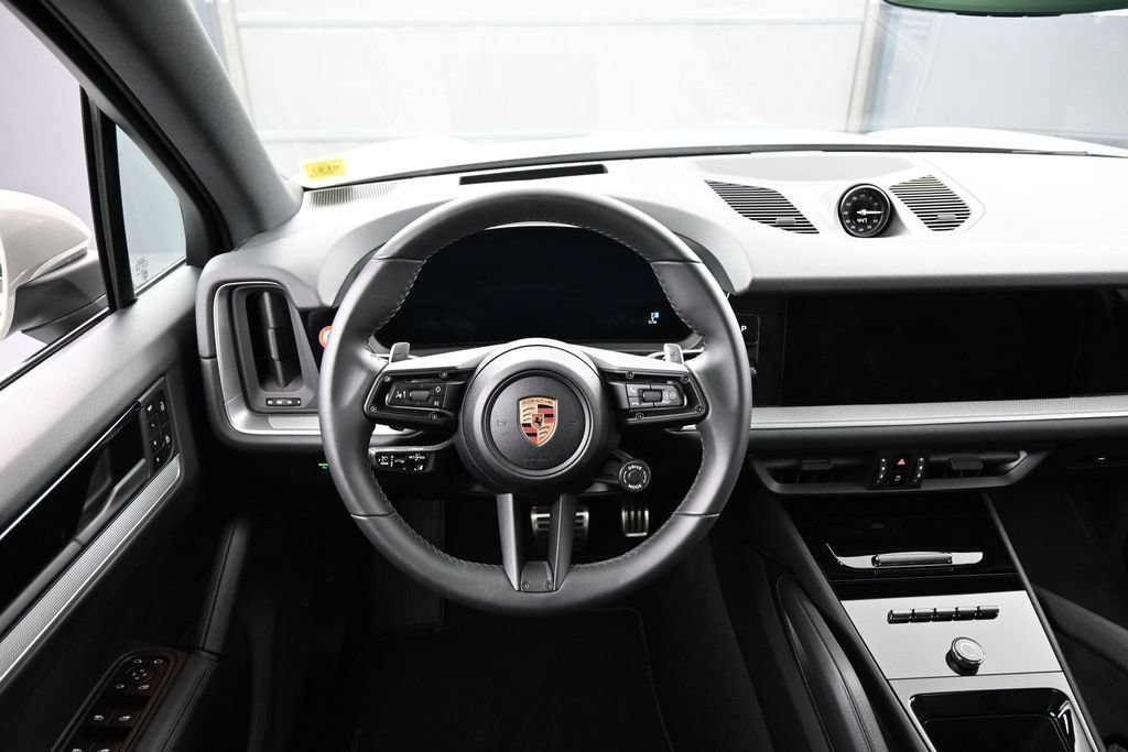 Certified 2025 Porsche Cayenne S AWD/4WD image 18