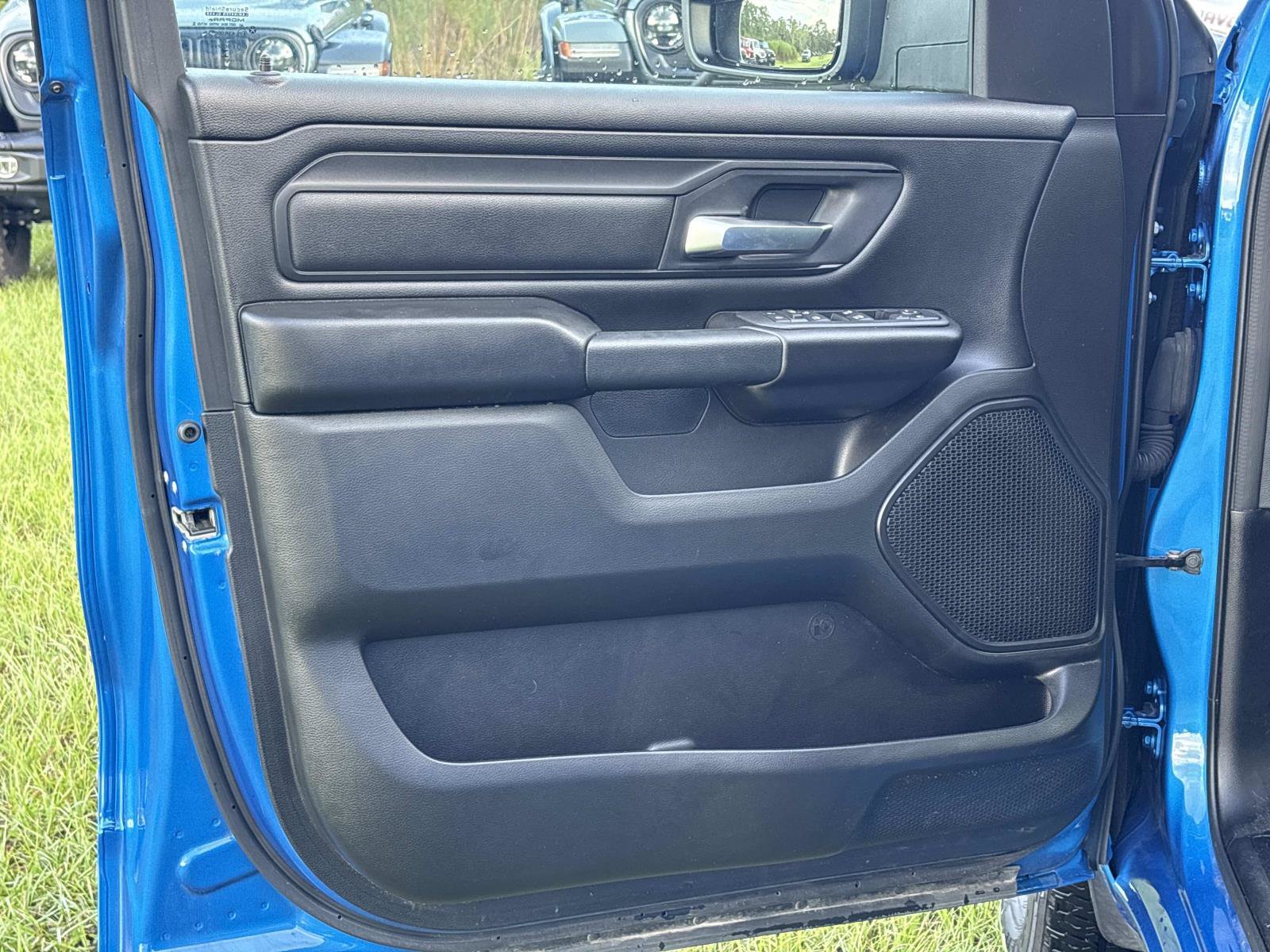 Certified 2025 RAM 1500 Tradesman AWD/4WD image 19