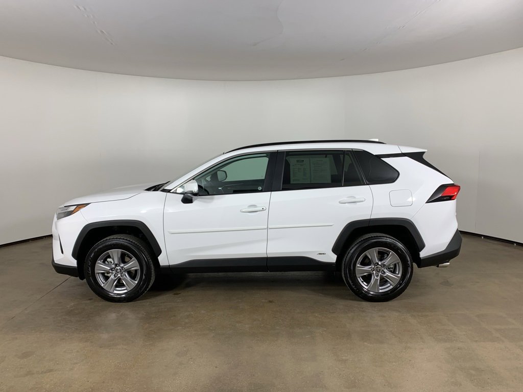 Used 2025 Toyota RAV4 XLE image 16
