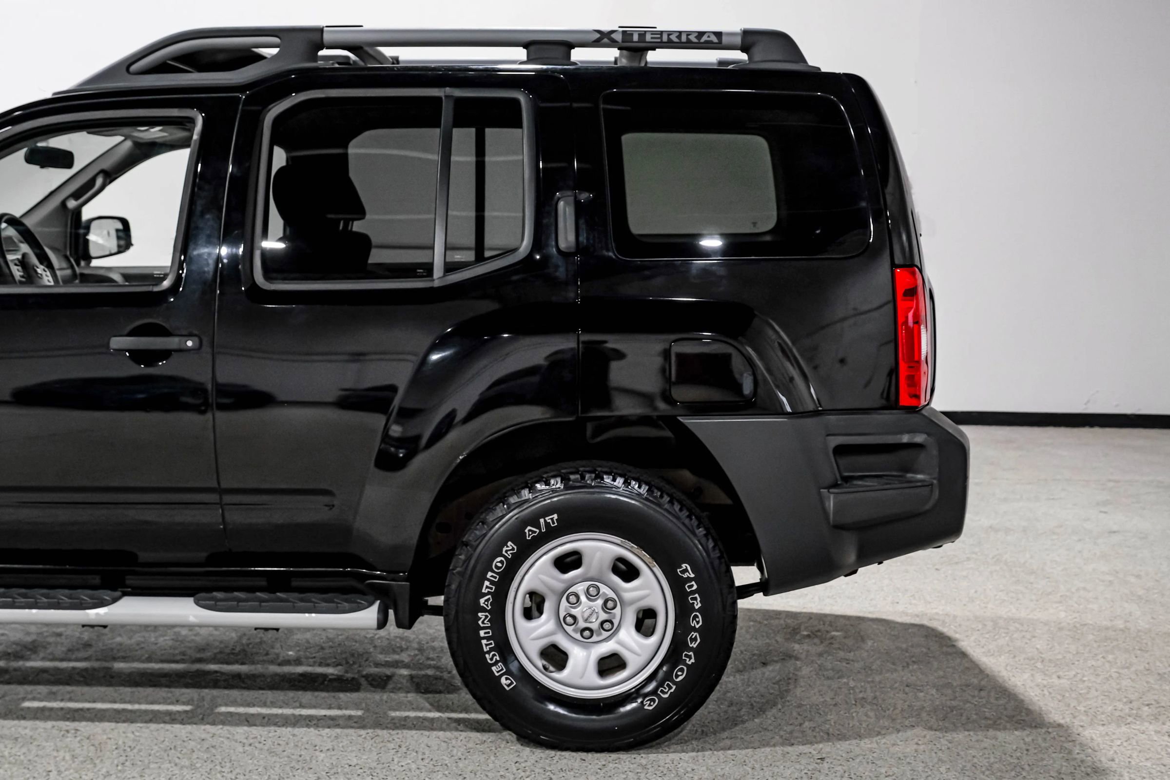 Used 2015 Nissan Xterra X AWD/4WD image 11