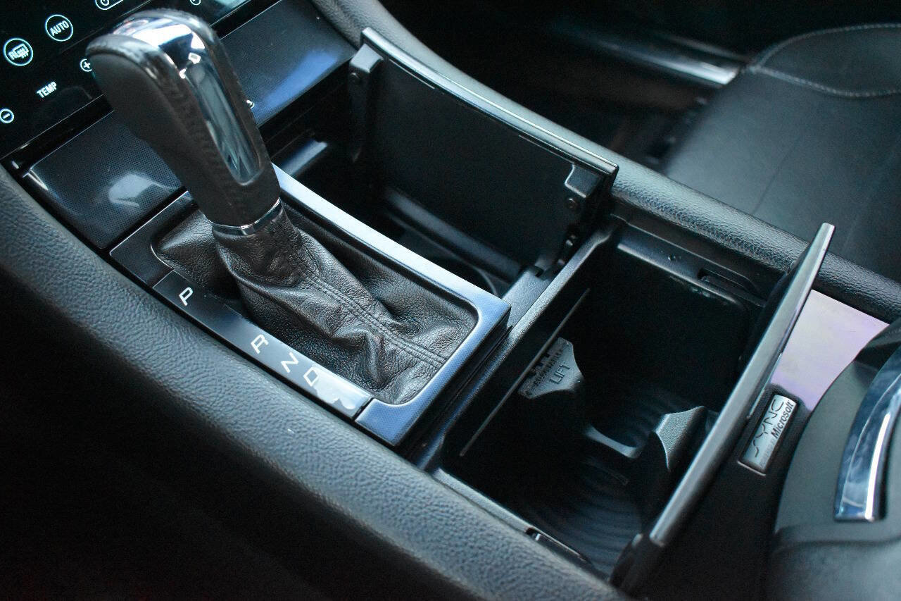 Used 2013 Ford Taurus SHO image 31