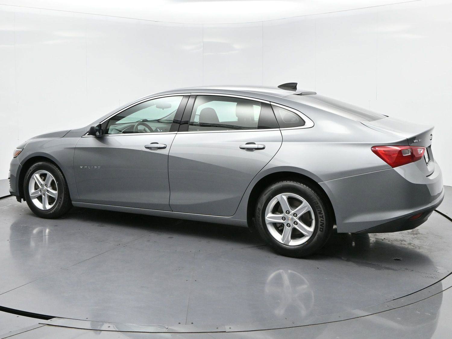 Used 2023 Chevrolet Malibu LS image 5