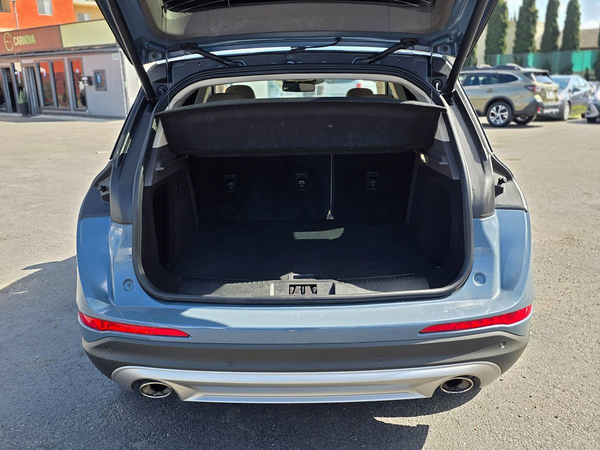 Used 2023 Lincoln Corsair FWD w/ Rear Removable Package Tray image 13