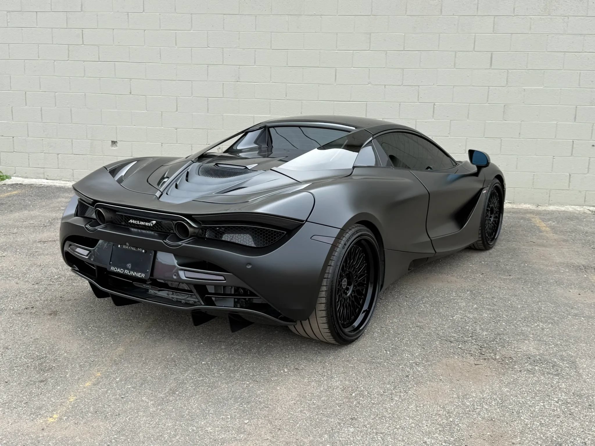 Used 2022 McLaren 720S Performance RWD image 16