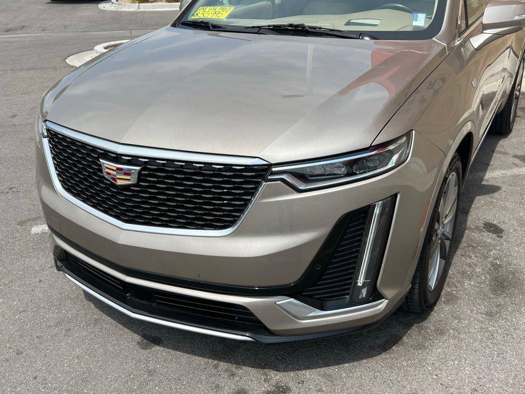 Used 2022 Cadillac XT6 Premium Luxury w/ Platinum Package image 5