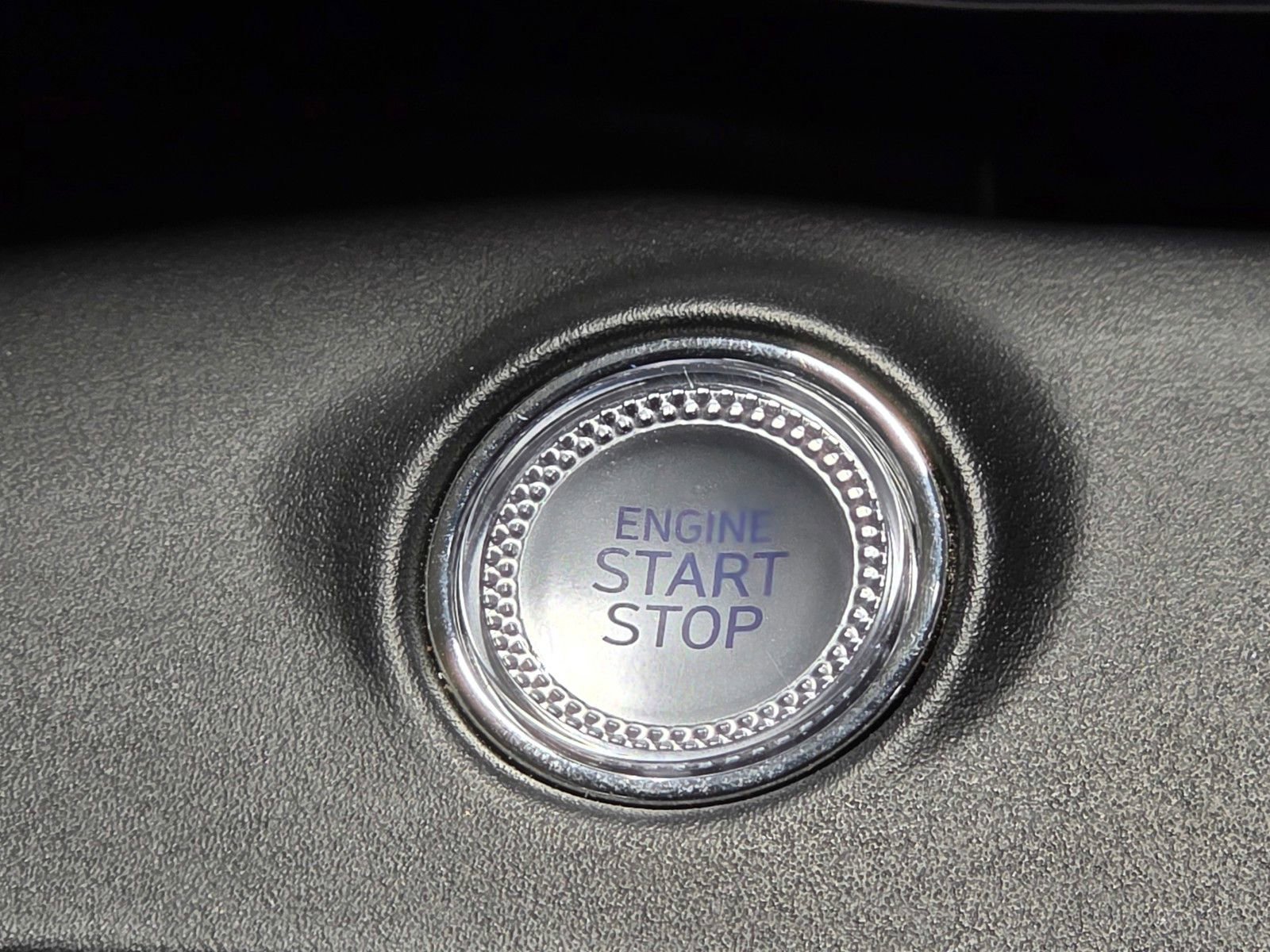 Used 2025 Genesis GV70 2.5T image 29