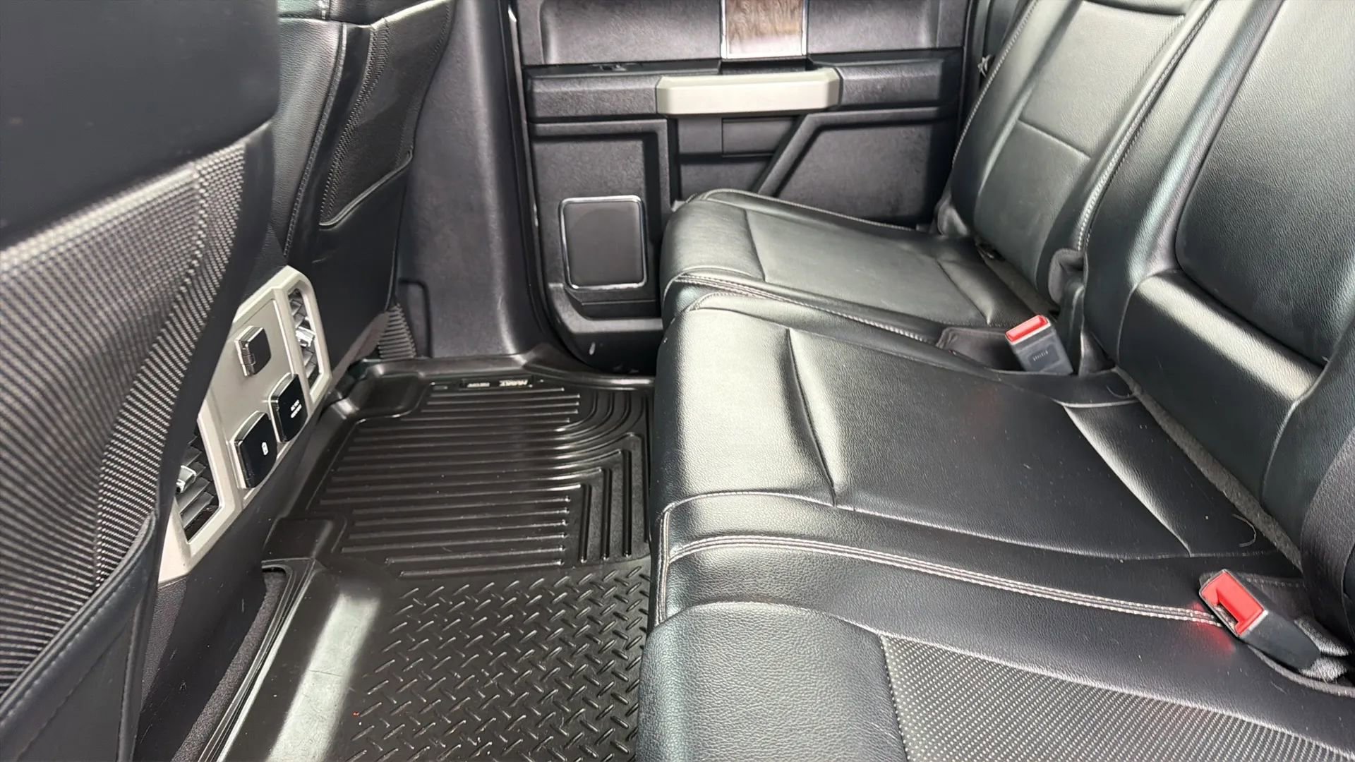Used 2019 Ford F250 Lariat w/ Chrome Package image 42