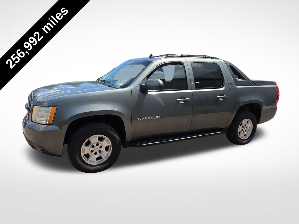 Used 2011 Chevrolet Avalanche LT AWD/4WD image 2
