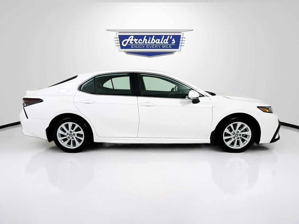 Used 2024 Toyota Camry SE FWD image 8