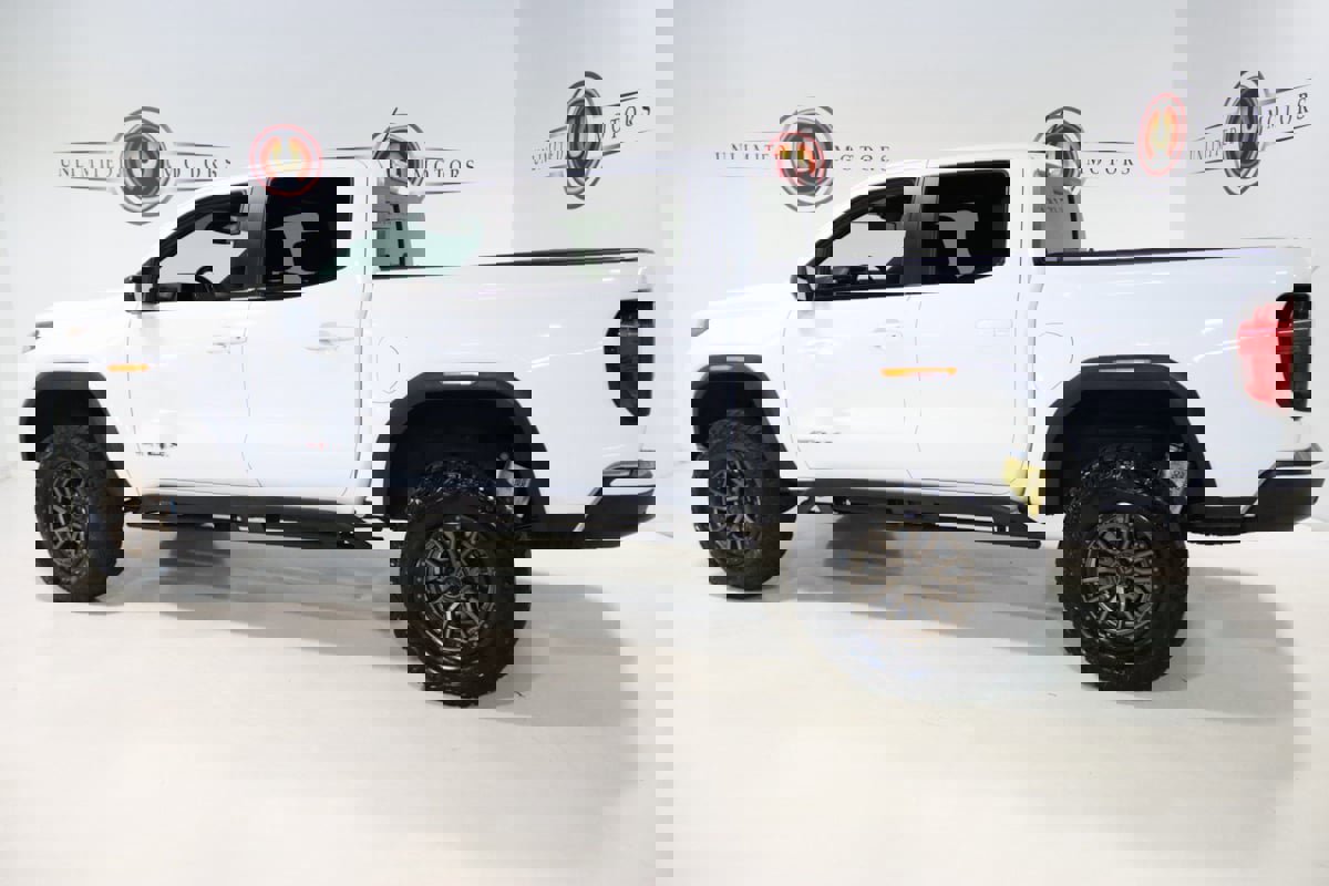 Used 2023 GMC Canyon AT4X image 32