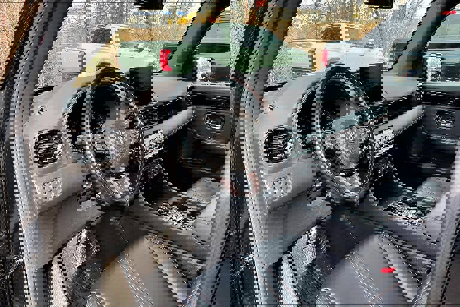 Used 2025 Honda Pilot TrailSport image 17