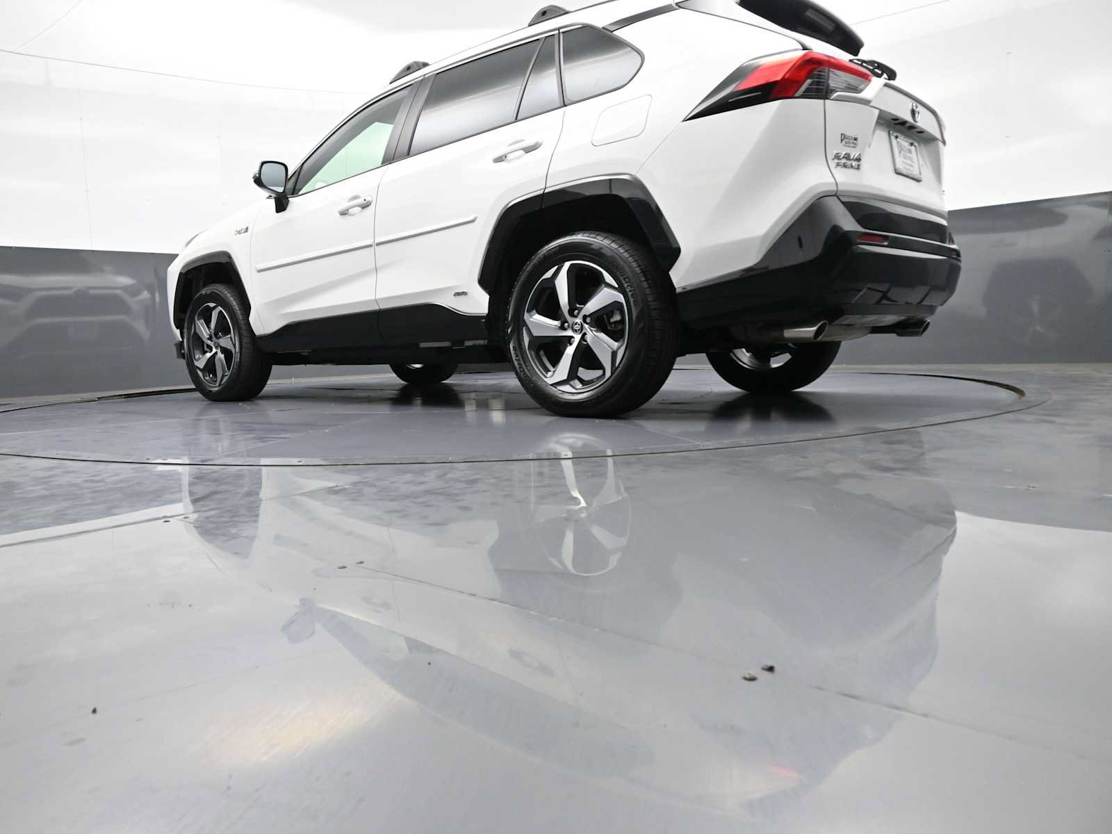 Used 2023 Toyota RAV4 SE w/ Weather & Moonroof Package AWD/4WD image 33
