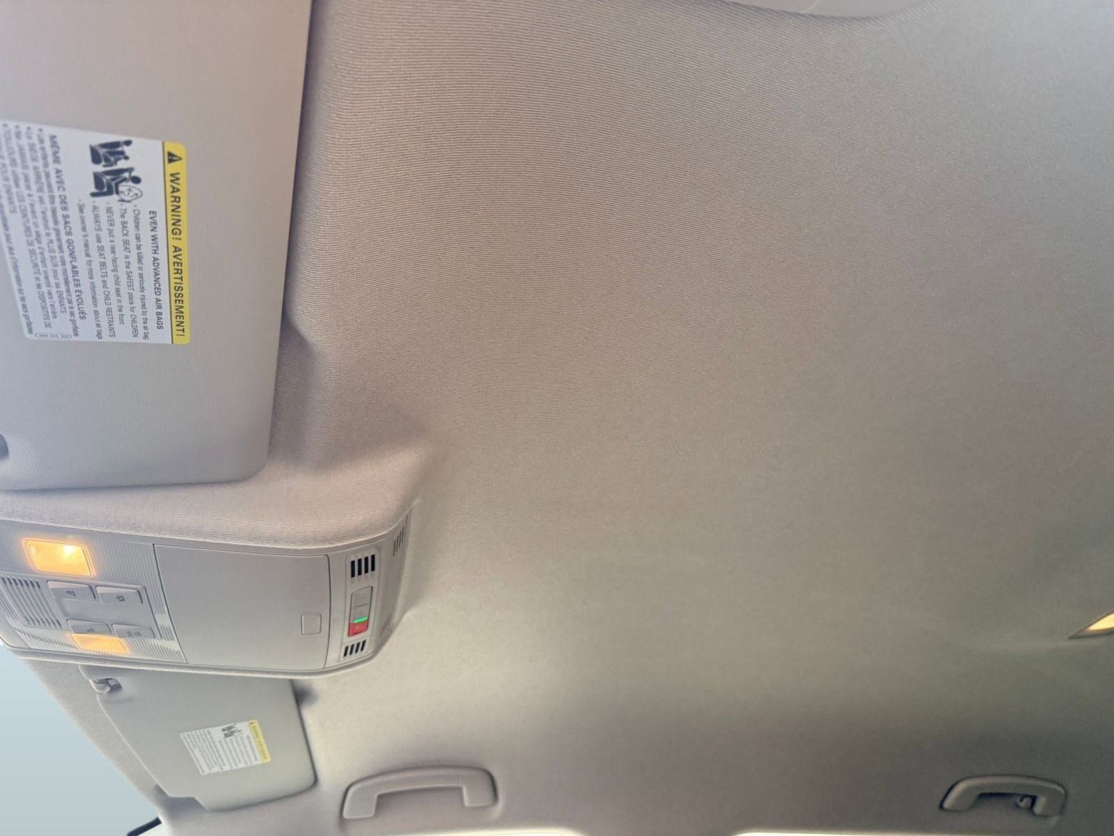 Used 2021 Volkswagen Tiguan SE image 11