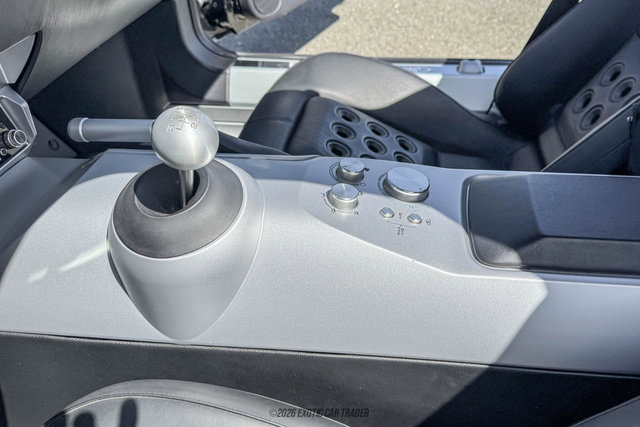 Used 2005 Ford GT RWD image 40