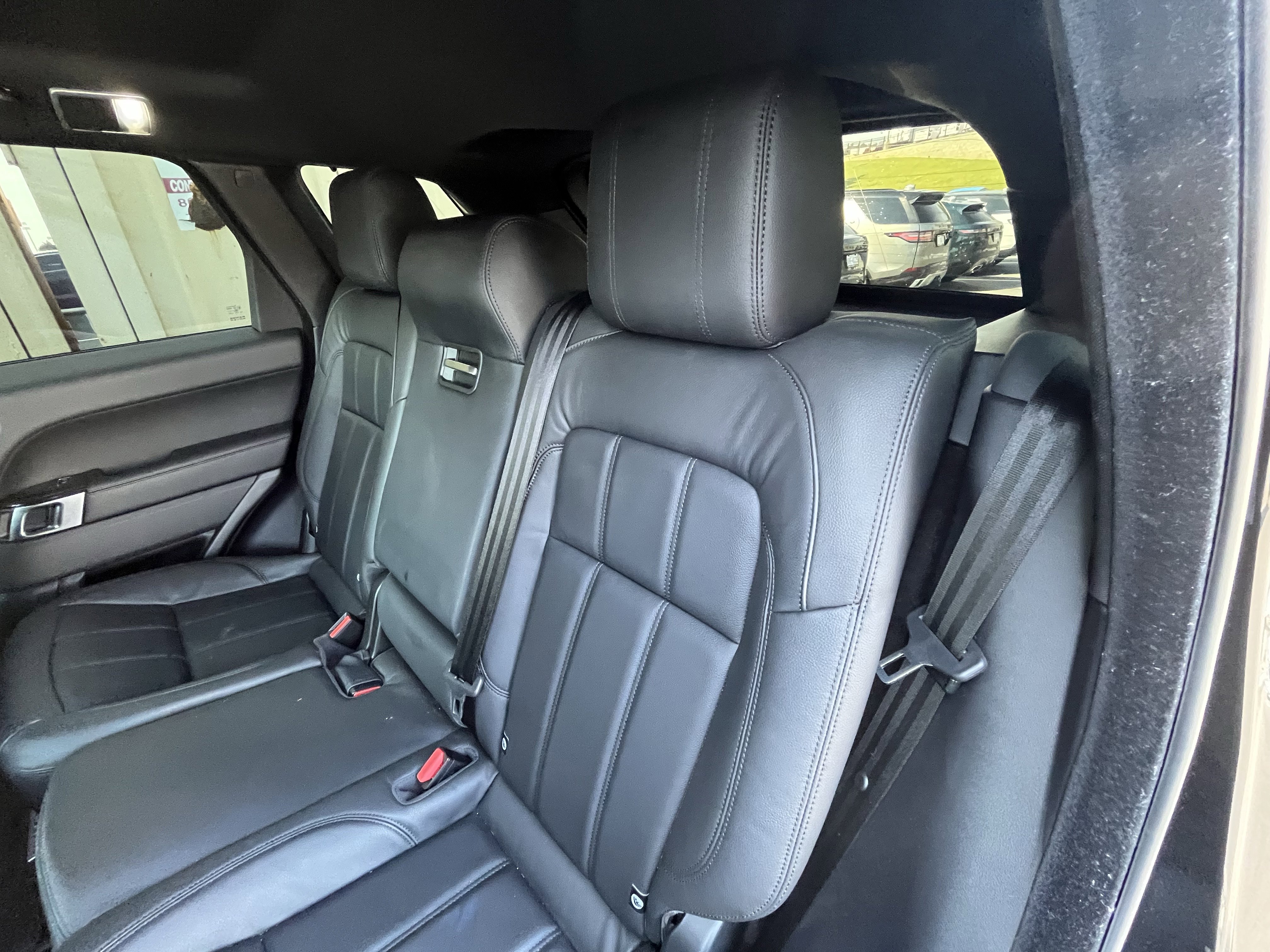 Used 2019 Land Rover Range Rover Sport SE AWD/4WD image 29