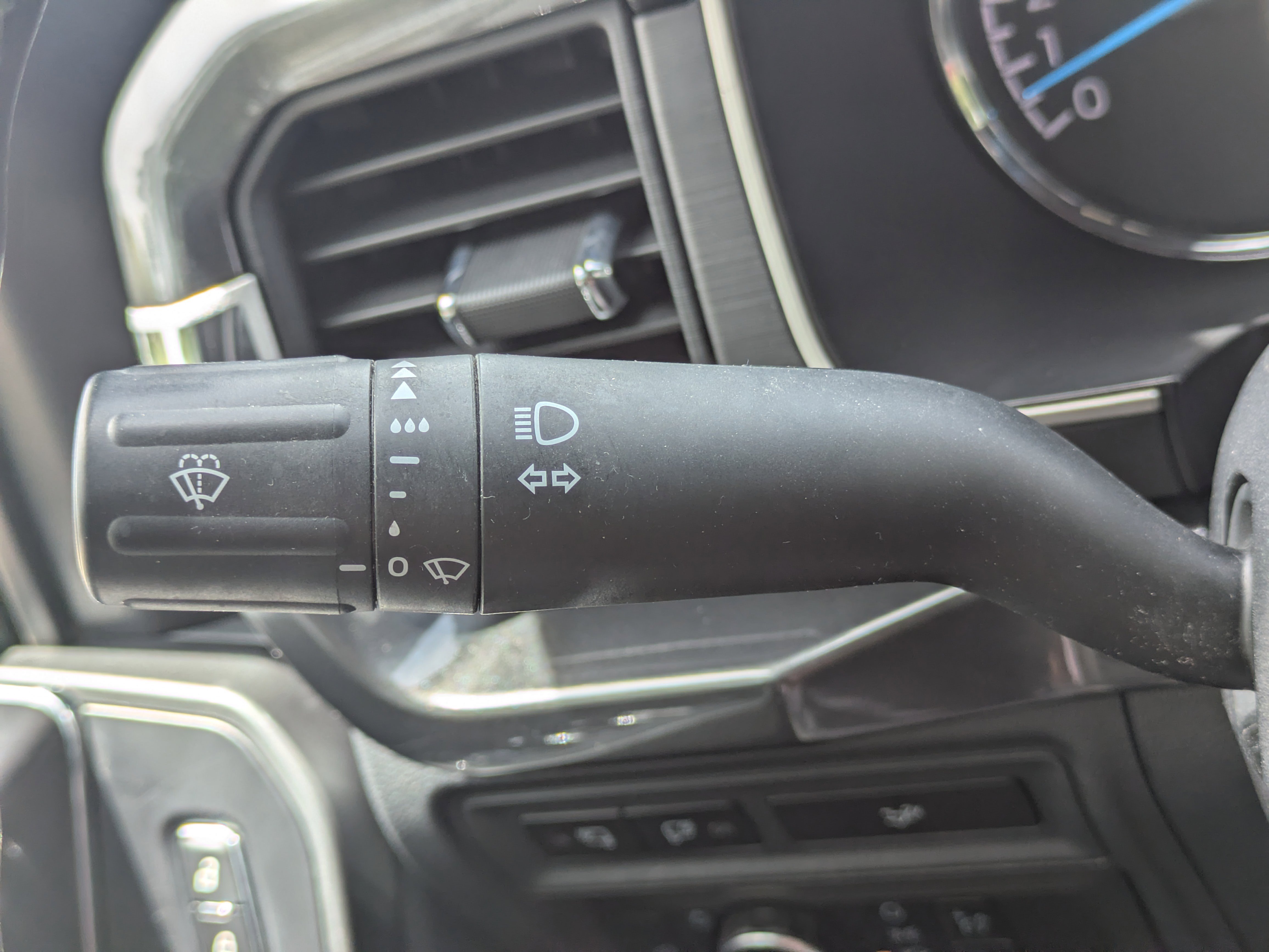 Used 2023 Ford F150 XLT w/ Equipment Group 302A High image 17