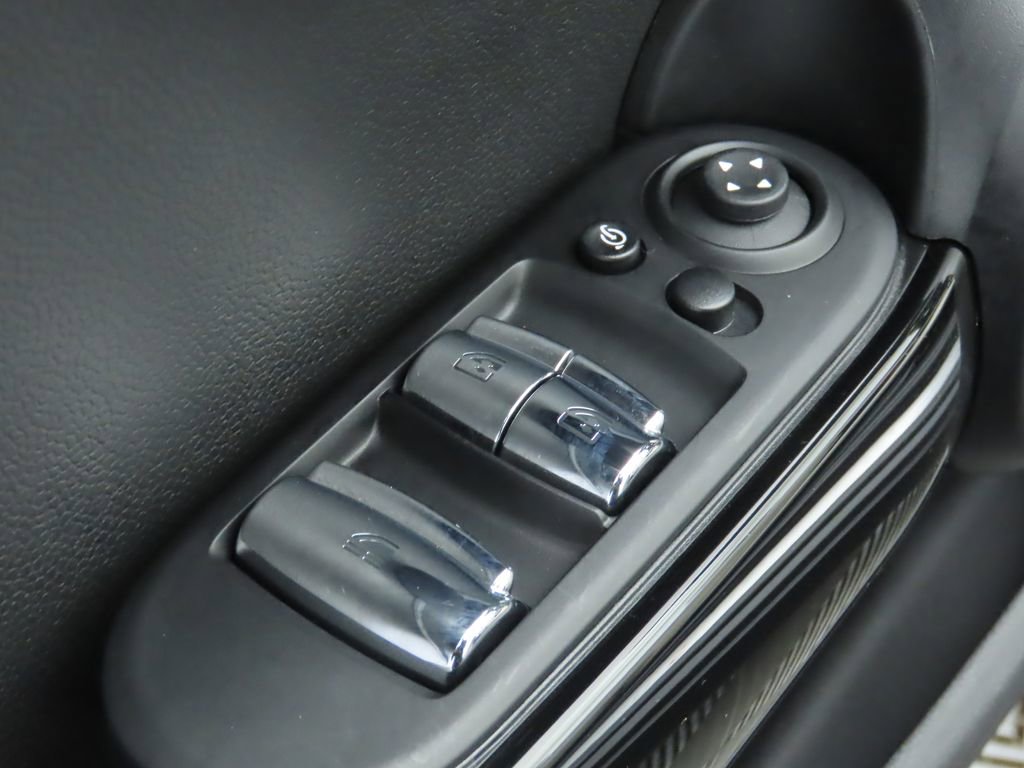 Certified 2023 MINI Cooper S image 31