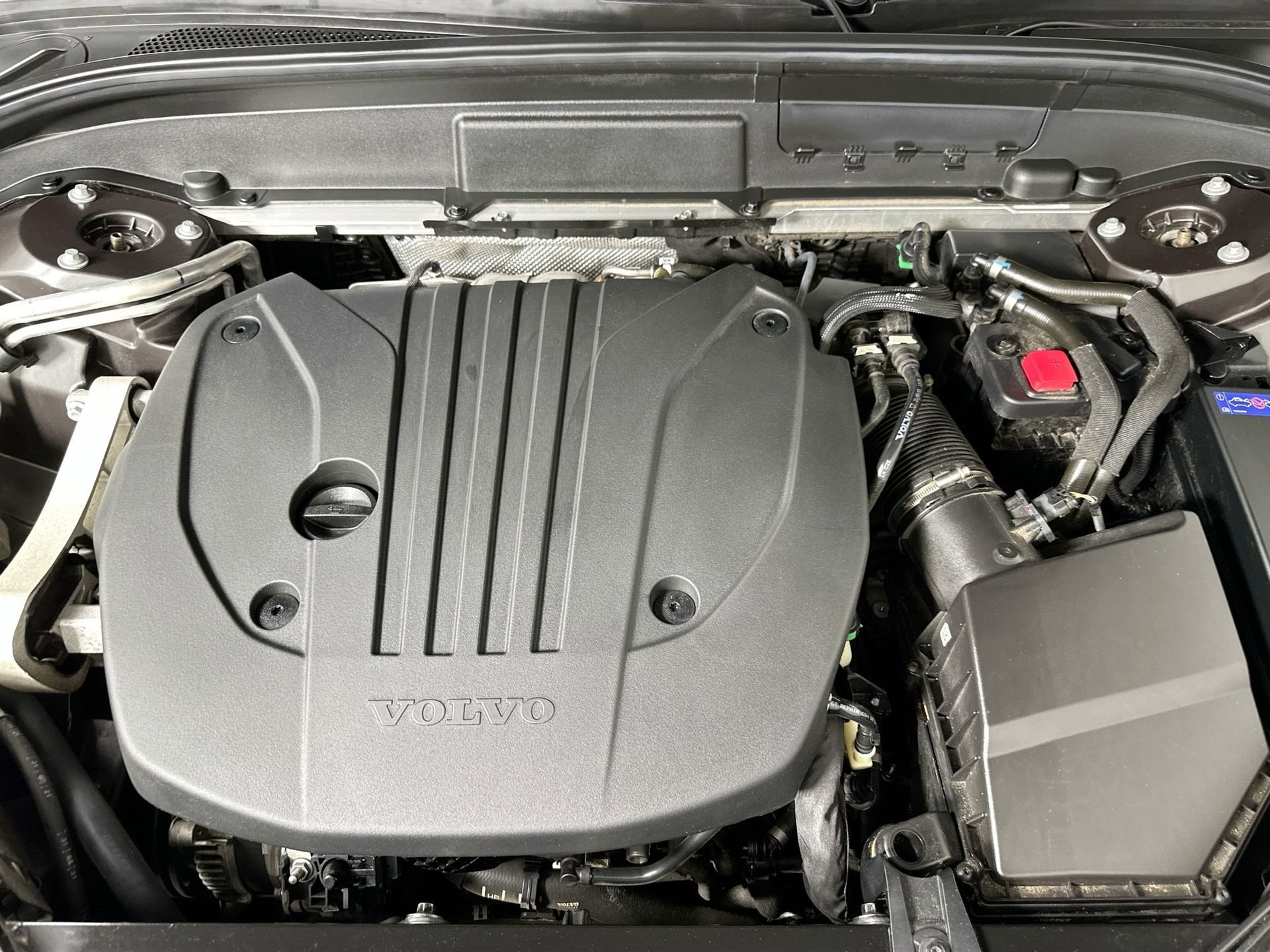 Certified 2022 Volvo XC60 B5 Momentum w/ Advanced Package image 31