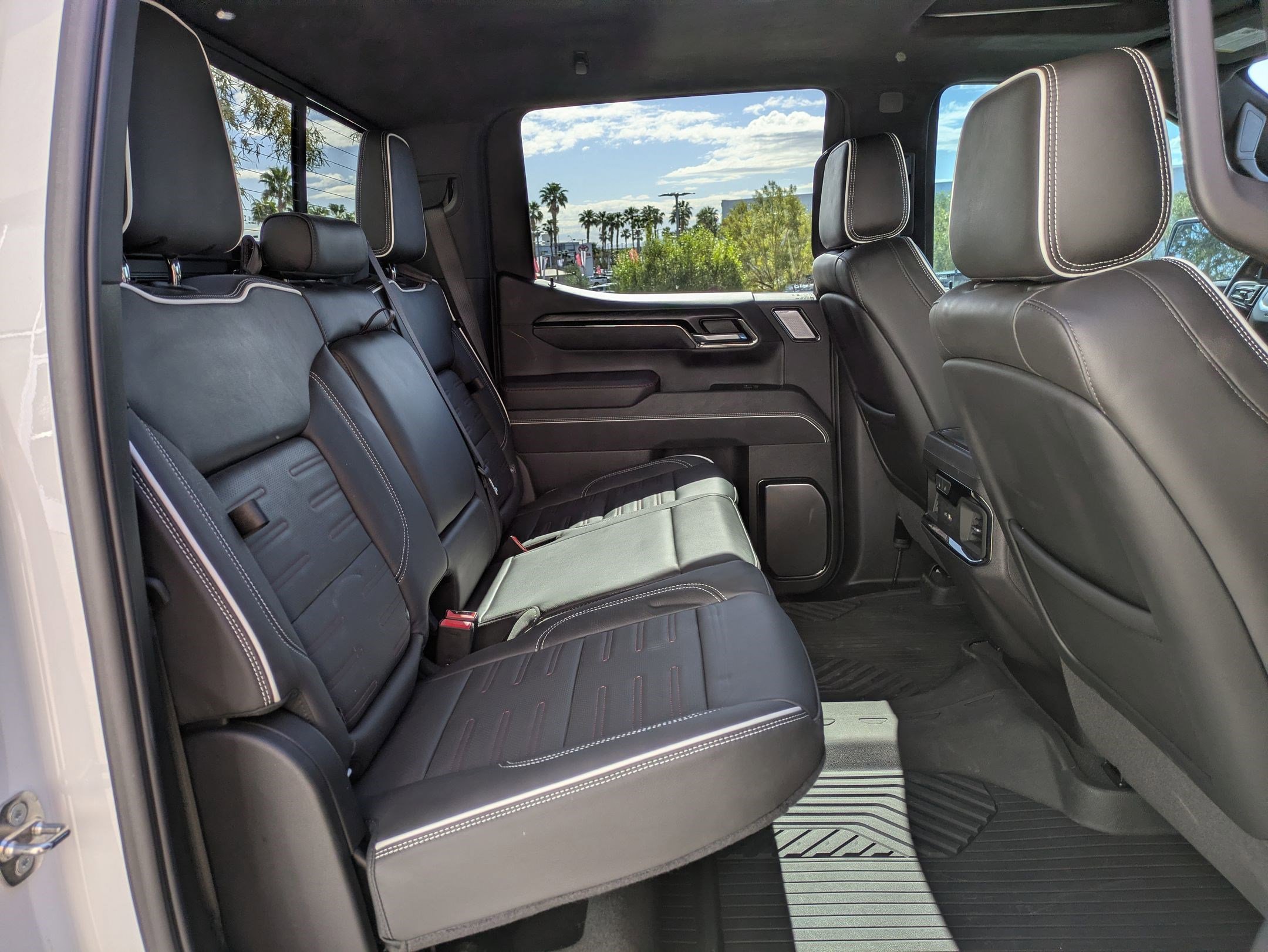 Certified 2024 GMC Sierra 1500 AT4X w/ AT4X AEV Edition image 28