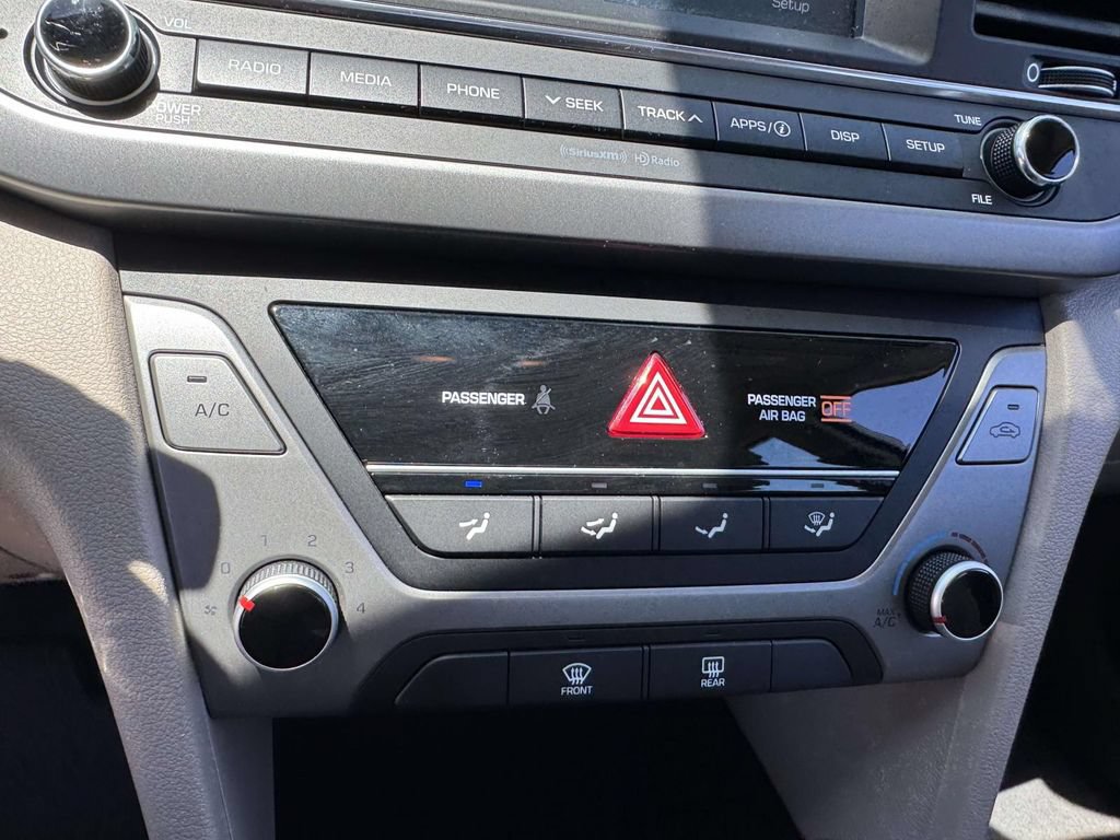 Used 2017 Hyundai Elantra SE FWD image 26