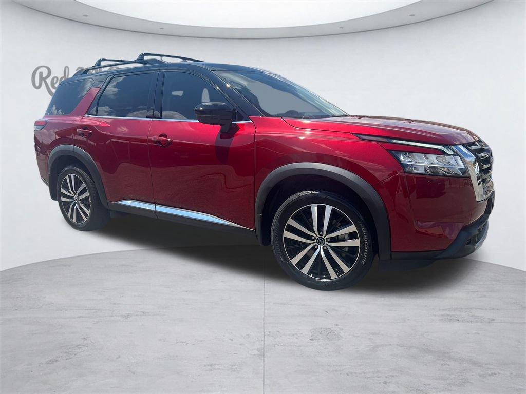Used 2024 Nissan Pathfinder Platinum w/ Cargo Package