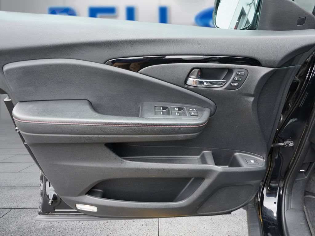 Used 2019 Honda Ridgeline Black Edition image 13