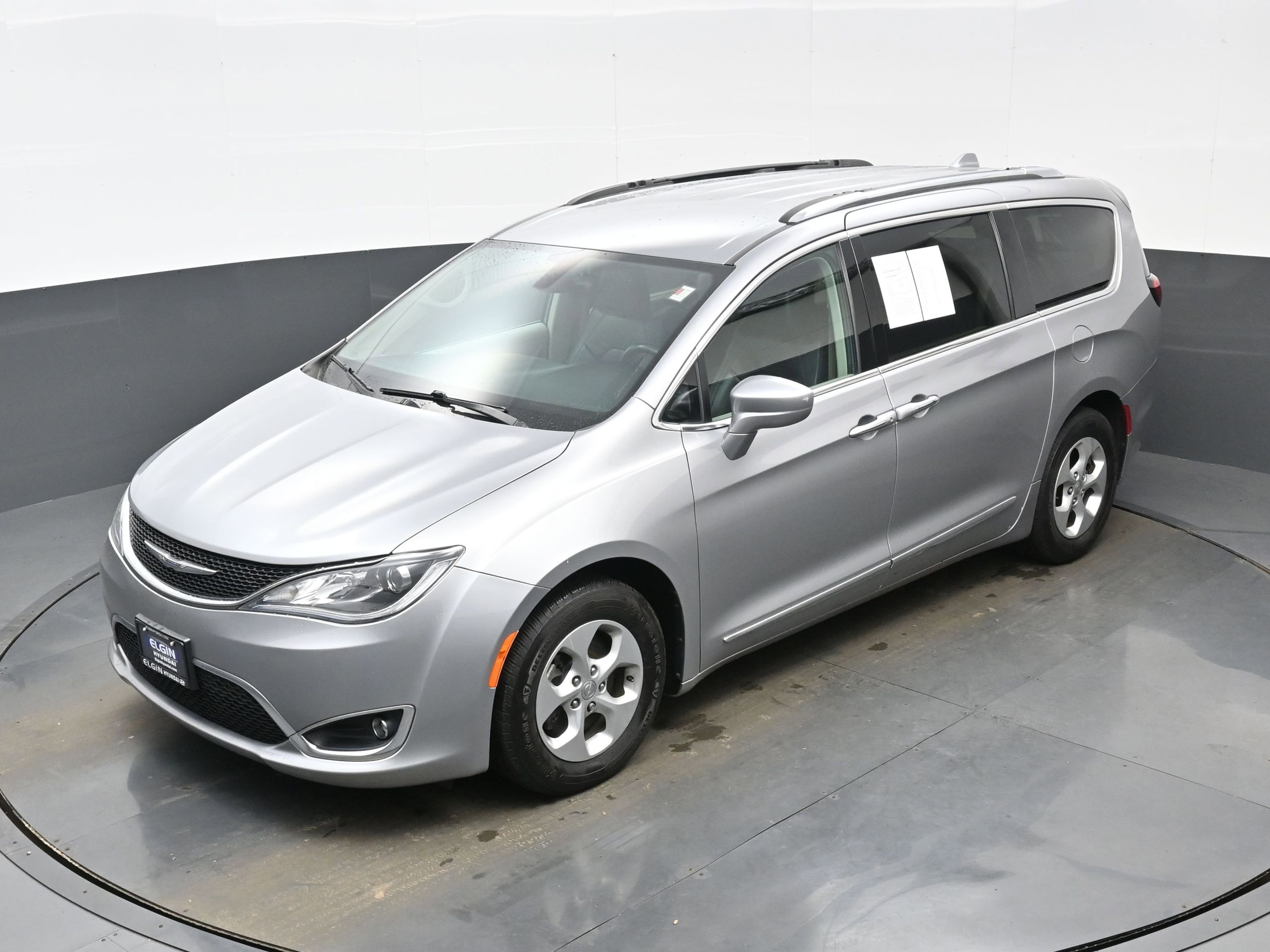 Used 2017 Chrysler Pacifica Touring-L Plus image 35