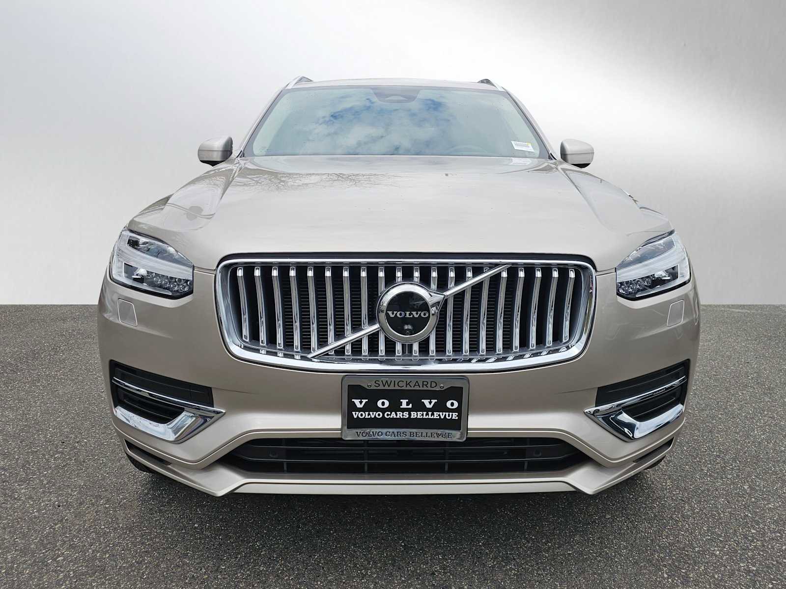 Used 2023 Volvo XC90 T8 Plus AWD/4WD image 9
