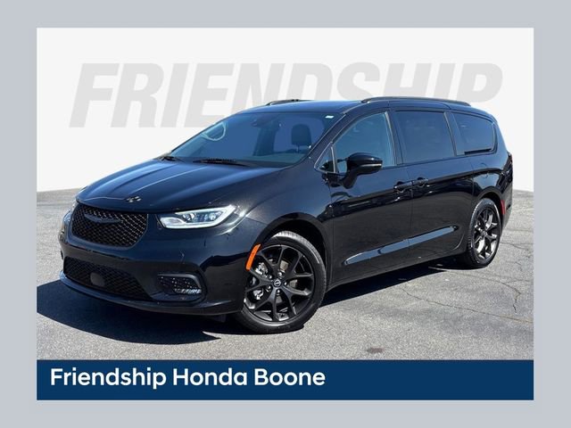 Used 2025 Chrysler Pacifica Limited