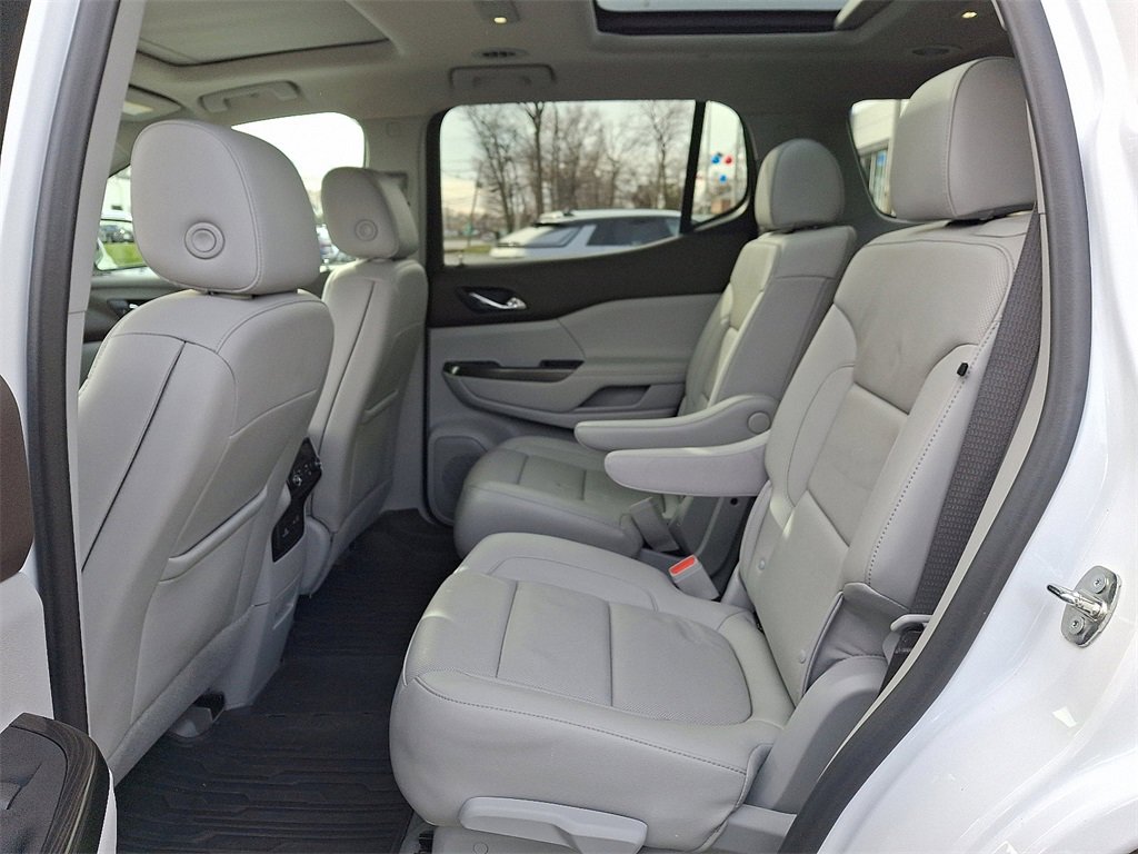 Used 2023 GMC Acadia SLT w/ Preferred Package image 11