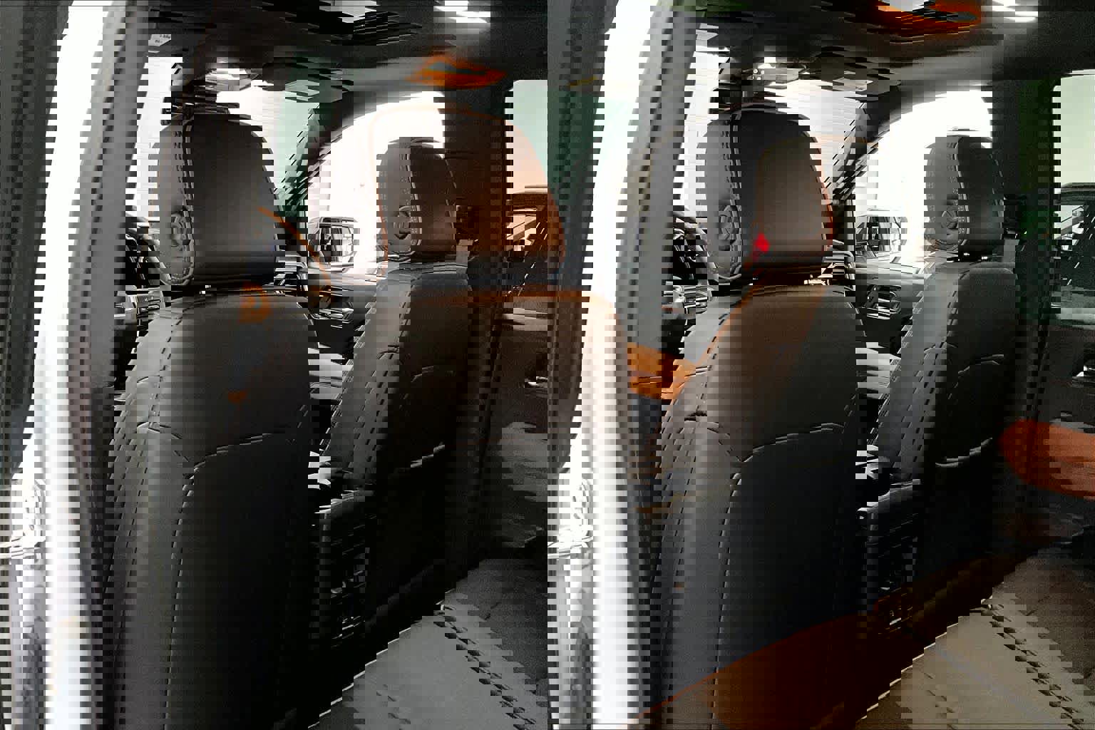 Used 2024 GMC Canyon AT4 w/ Technology Package image 11