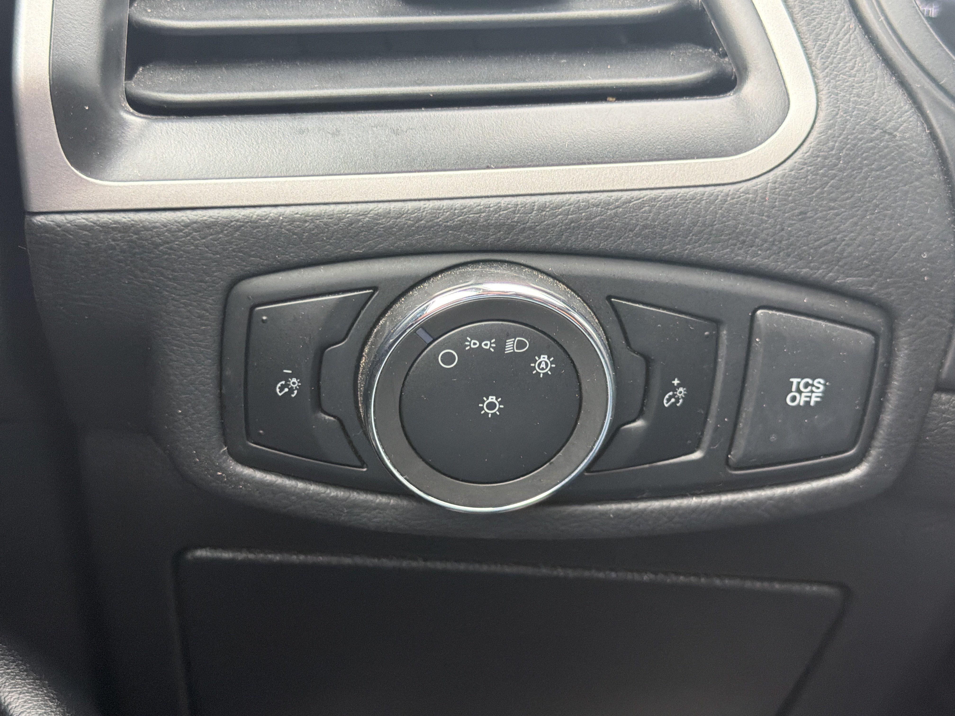 Used 2024 Ford Edge SEL AWD/4WD image 29
