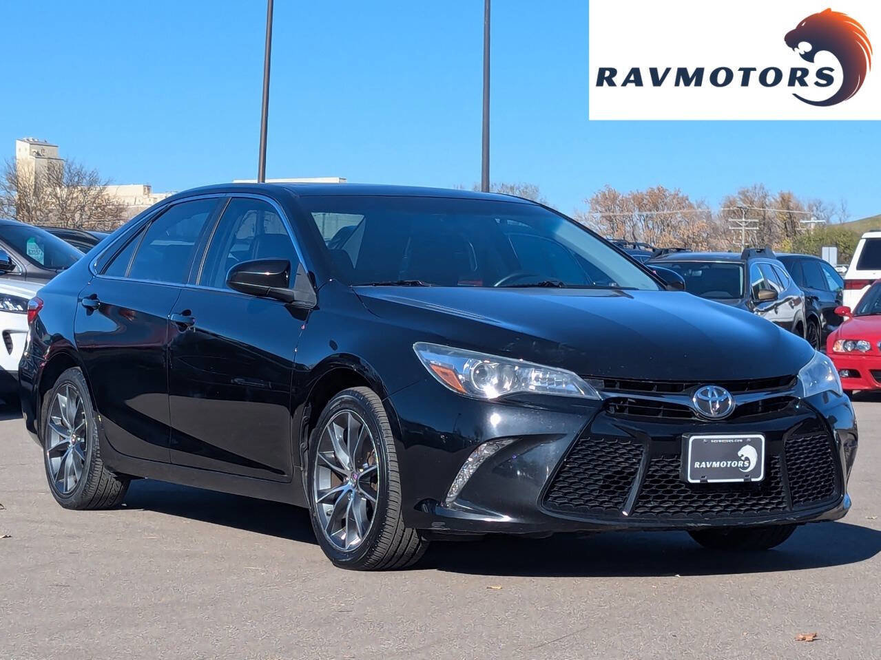 Used 2015 Toyota Camry XSE w/ Moonroof Package image 3