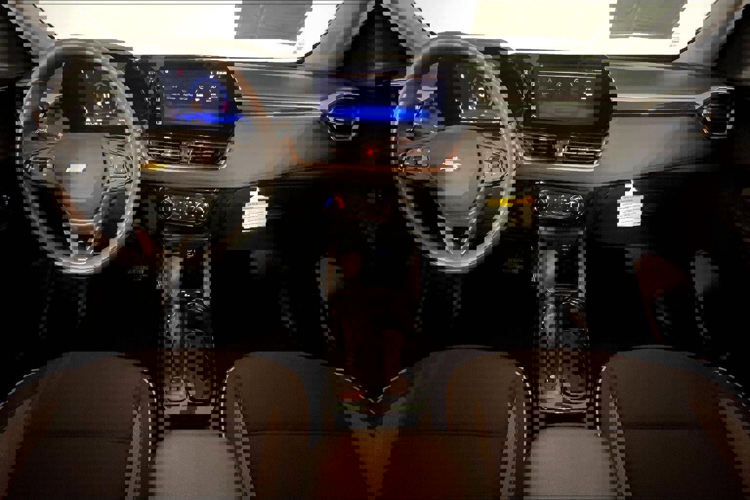 Used 2025 Chevrolet TrailBlazer LT AWD/4WD image 15