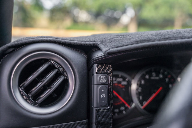 Used 2010 Nissan GT-R Premium AWD/4WD image 42