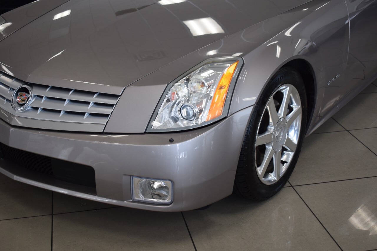 Used 2005 Cadillac XLR RWD image 14