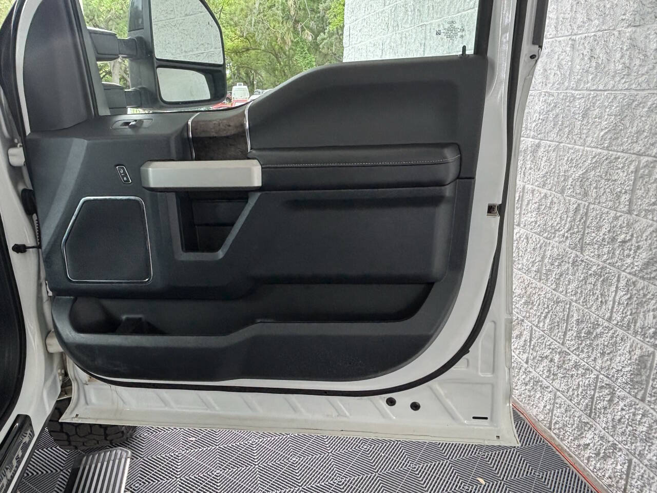 Used 2022 Ford F250 Lariat w/ Tremor Off-Road Package AWD/4WD image 30