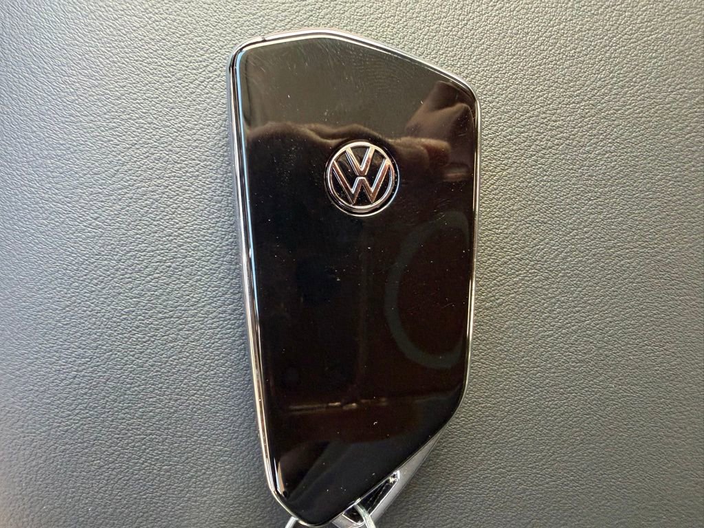 New 2026 Volkswagen Tiguan SE image 30