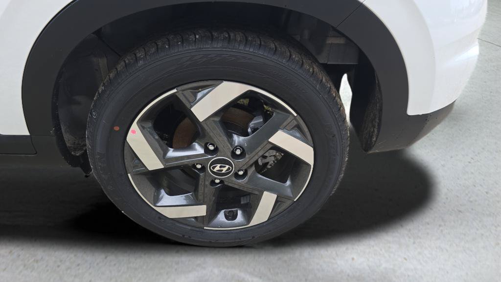 New 2026 Hyundai Venue SEL FWD image 31