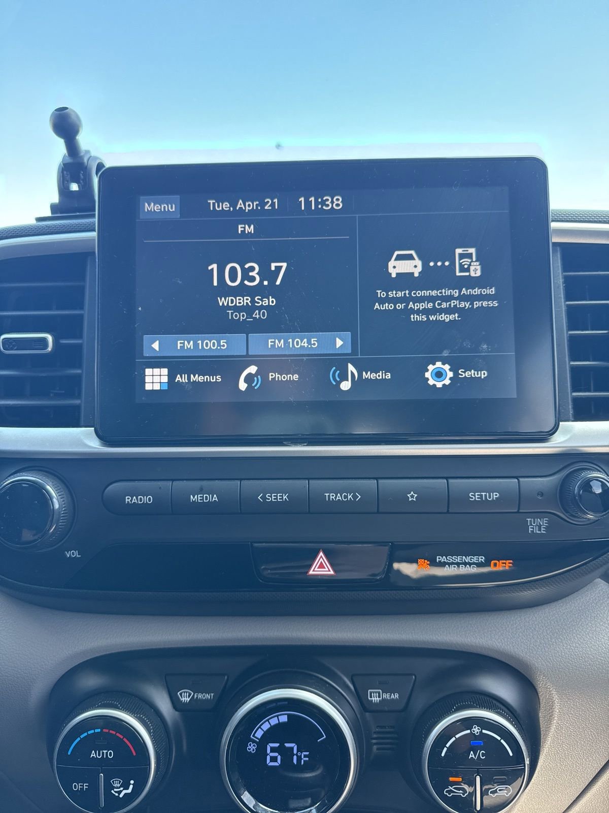 Used 2023 Hyundai Venue SEL w/ Cargo Package image 17