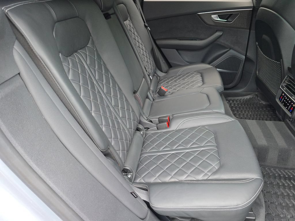Certified 2023 Audi SQ8 Premium Plus w/ Carbon Optic Package AWD/4WD image 13