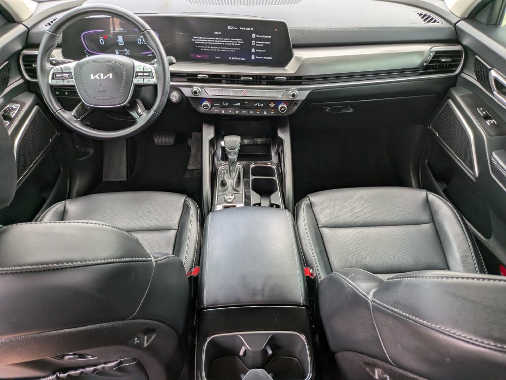 Certified 2025 Kia Telluride LX FWD image 14