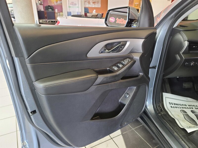 Used 2020 Chevrolet Traverse LT FWD image 8