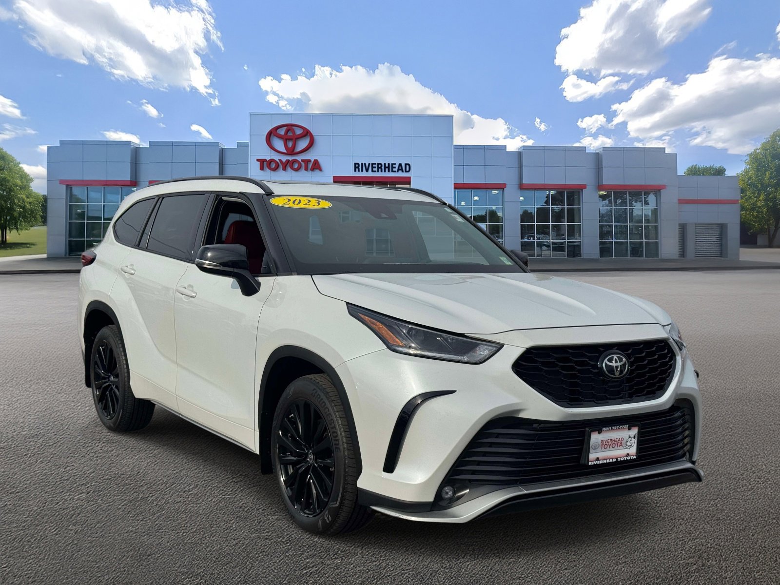 Used 2023 Toyota Highlander XSE image 2