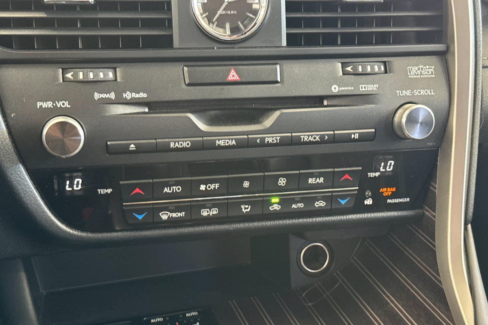 Used 2019 Lexus RX 350L Luxury w/ Accessory Package AWD/4WD image 27