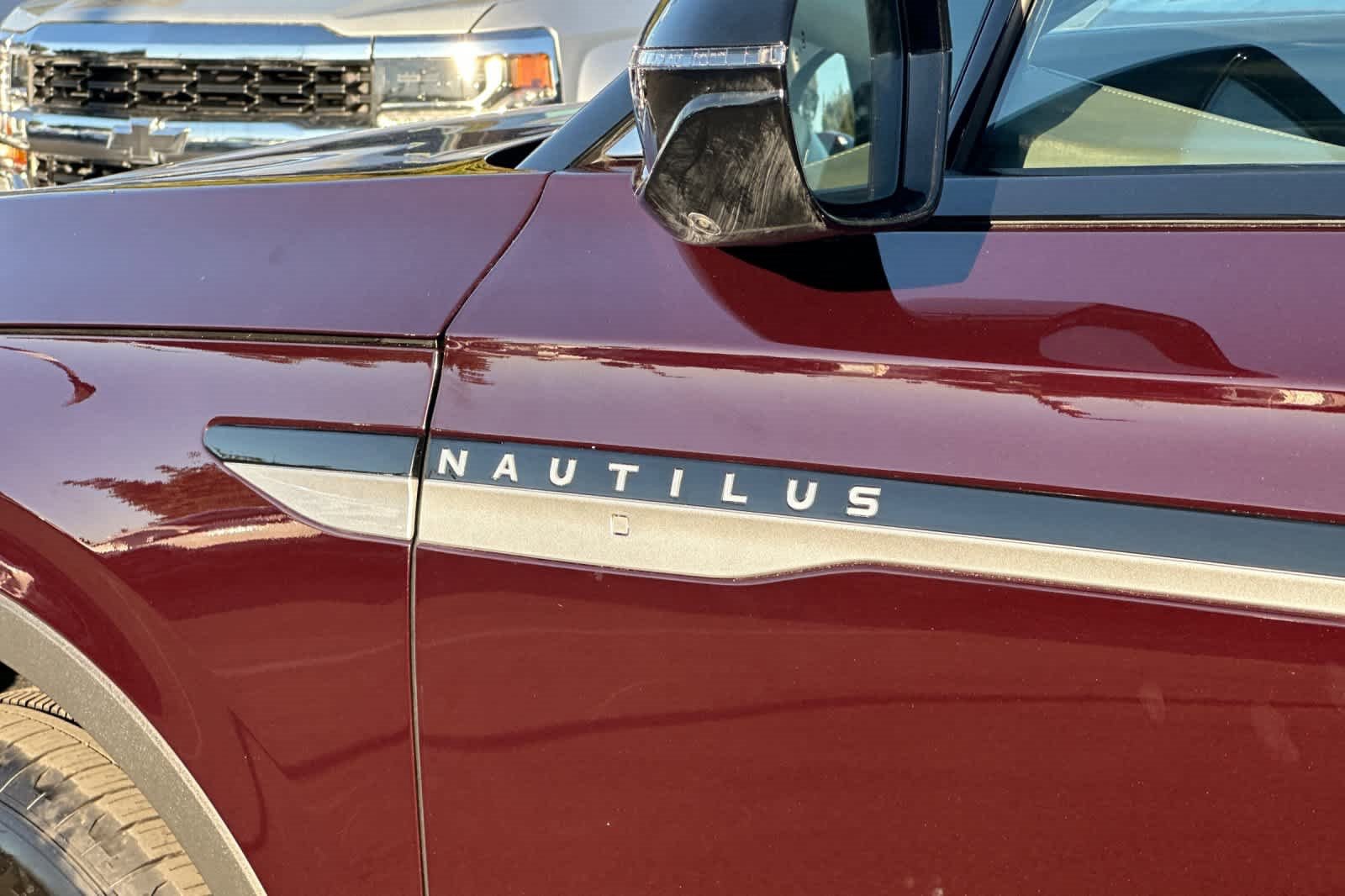 Used 2025 Lincoln Nautilus Premier image 26