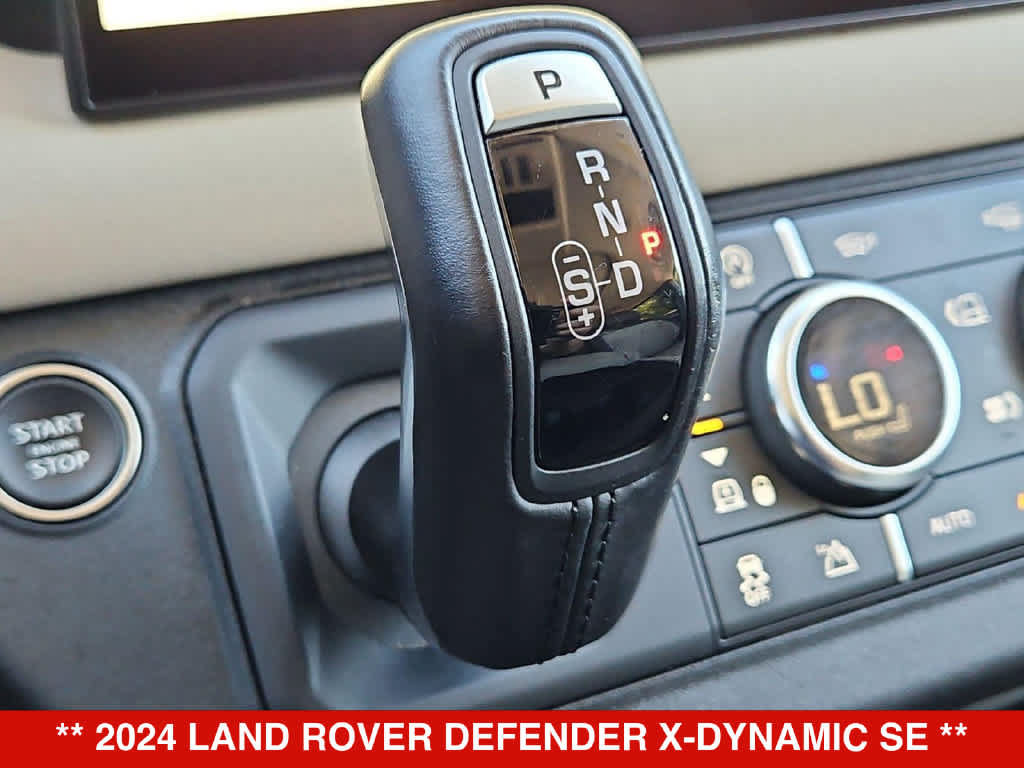 Used 2024 Land Rover Defender 130 X-Dynamic SE AWD/4WD image 32